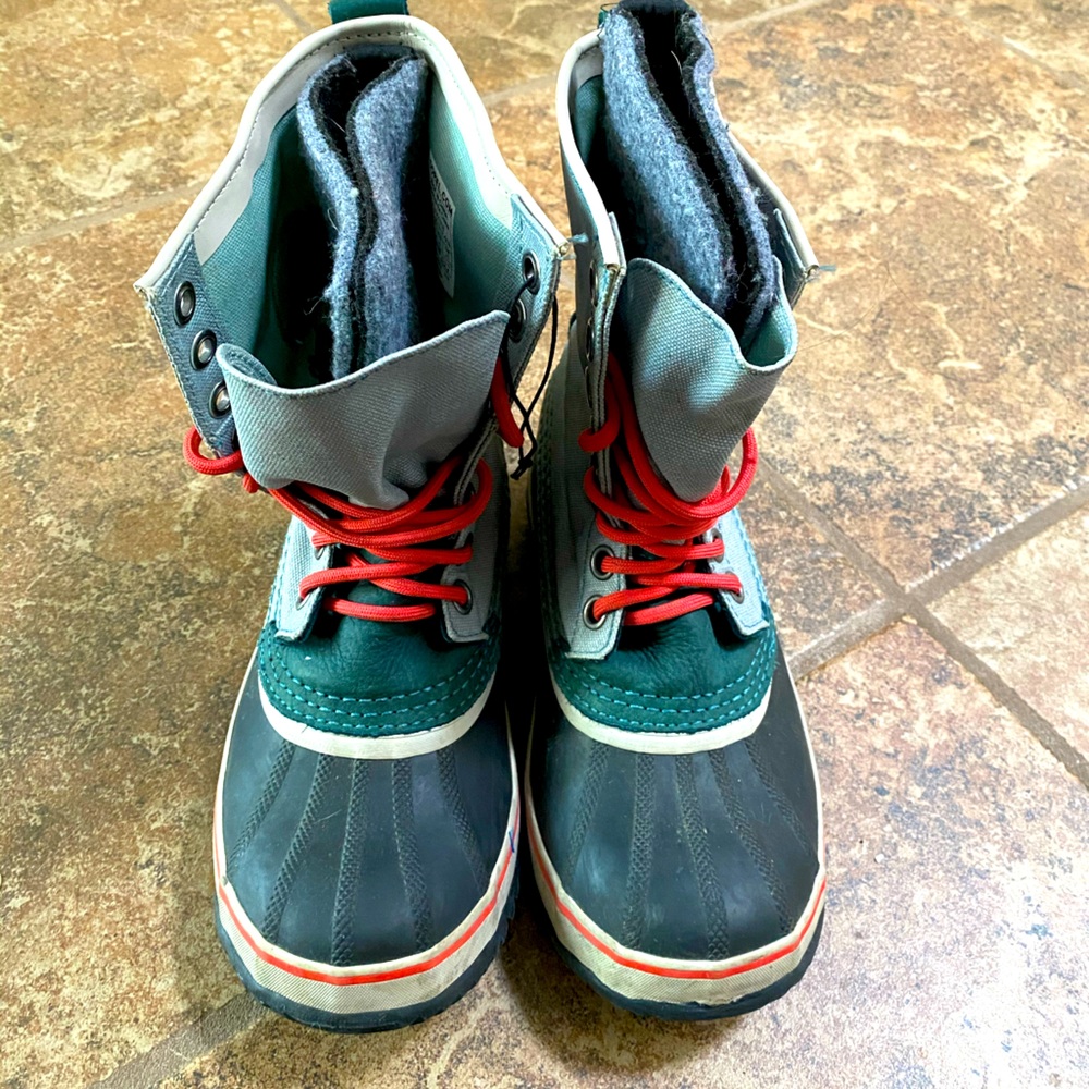 SOREL Winter Boots (8)
